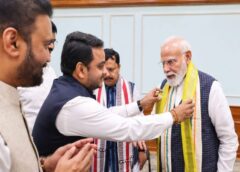 ​Andhra’s Iconic Mangalagiri Weave Reaches PM Modi as Vijay Chintakayala Marks National Handloom Day